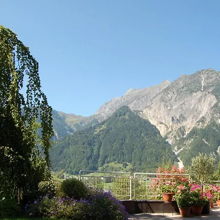 Haus Am Wasserfall * Sankt Anton im Montafon